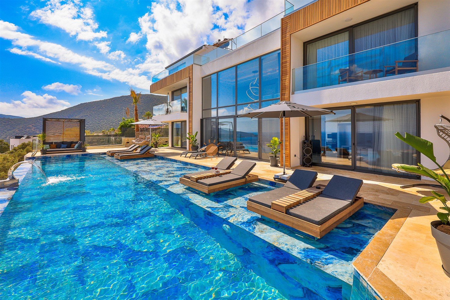 Villa Royal Life