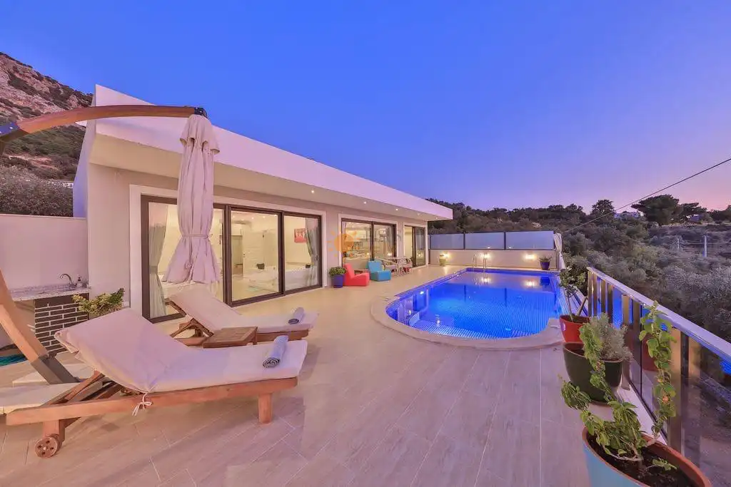 Villa Ware