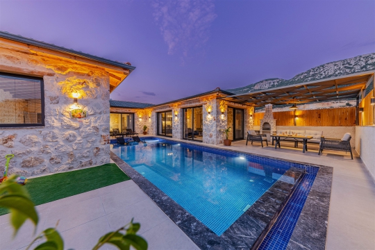 Isıtmalı Havuzlu Kiralık Villalar & Villa Tatili | Risus Villa Tatili