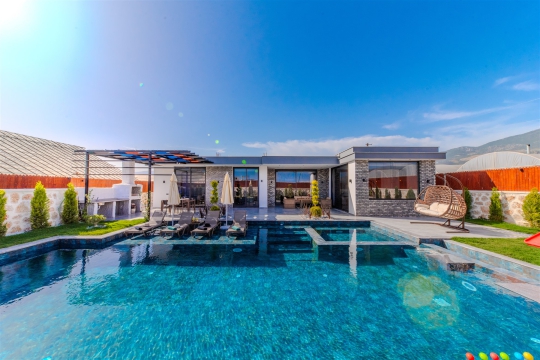 Çocuk Havuzlu Kiralık Villalar & Villa Tatili | Risus Villa Tatili