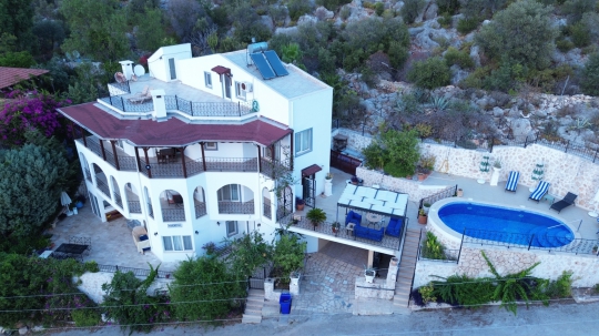 Villa Ruiz