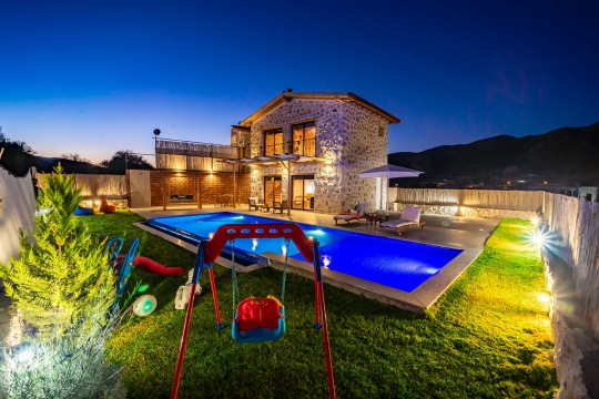 Villa Cross 1