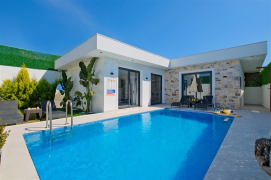 Villa Lewis 2