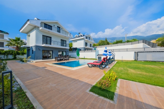 Villa Rapid 3