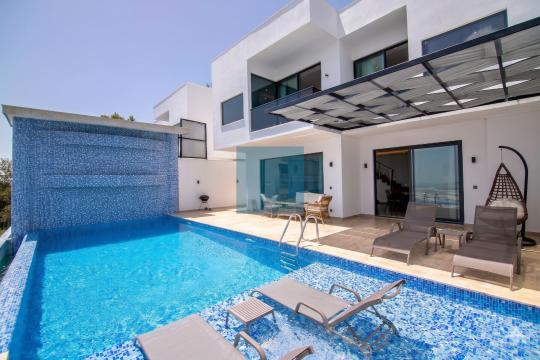 Villa Valiant 1