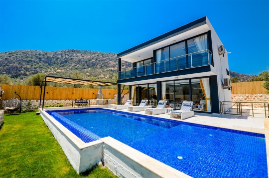 Villa Lola Black