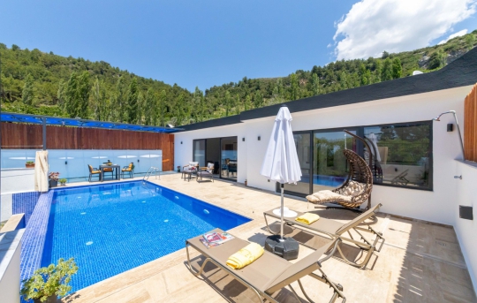 Villa Hays 2