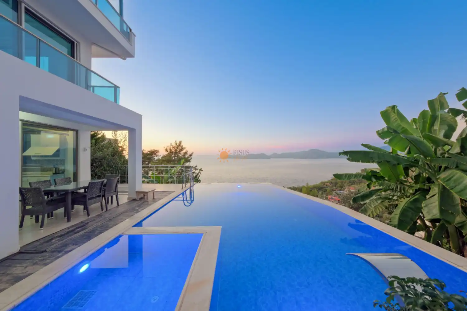 Villa Worm